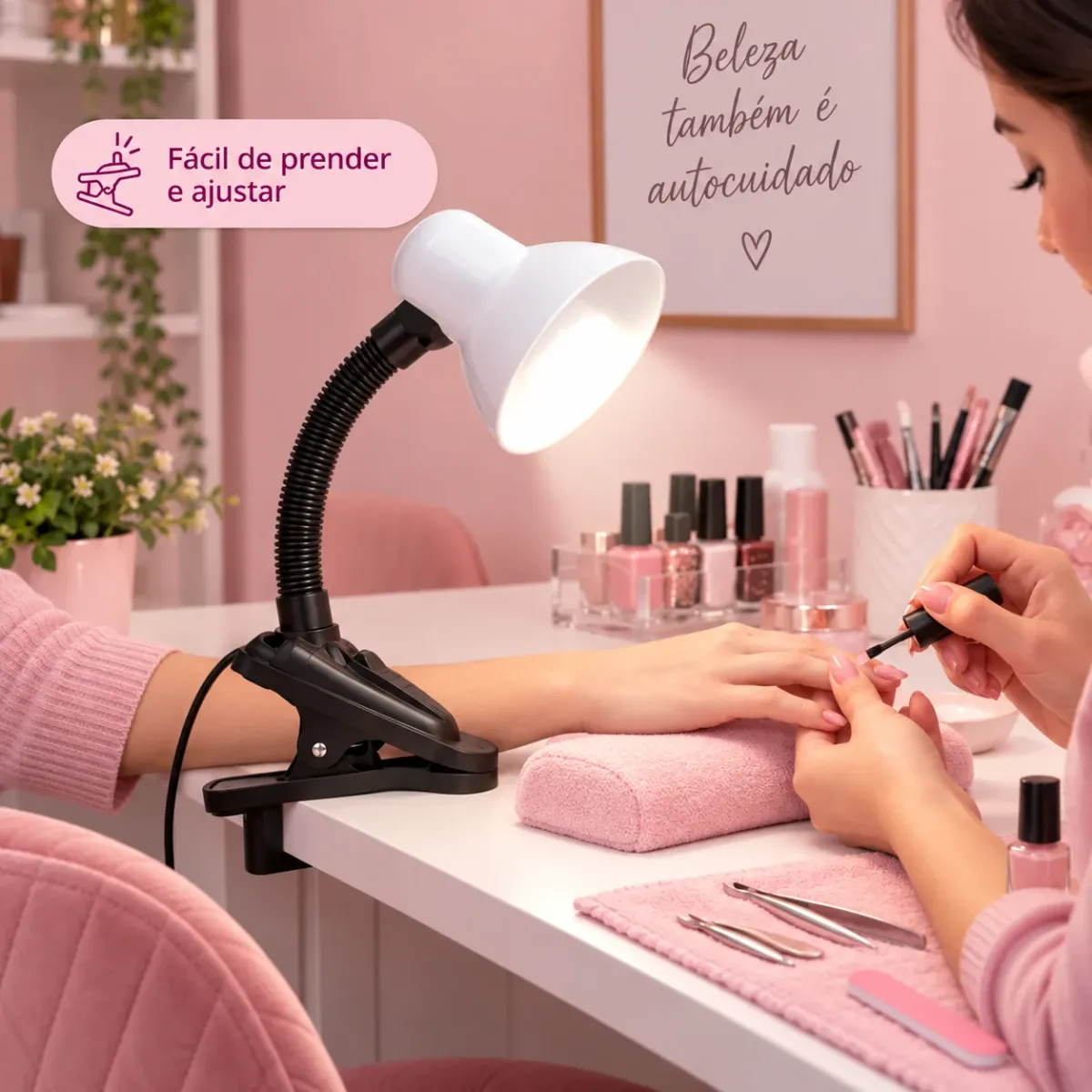 Luminária de Mesa com Garra e Haste Flexível