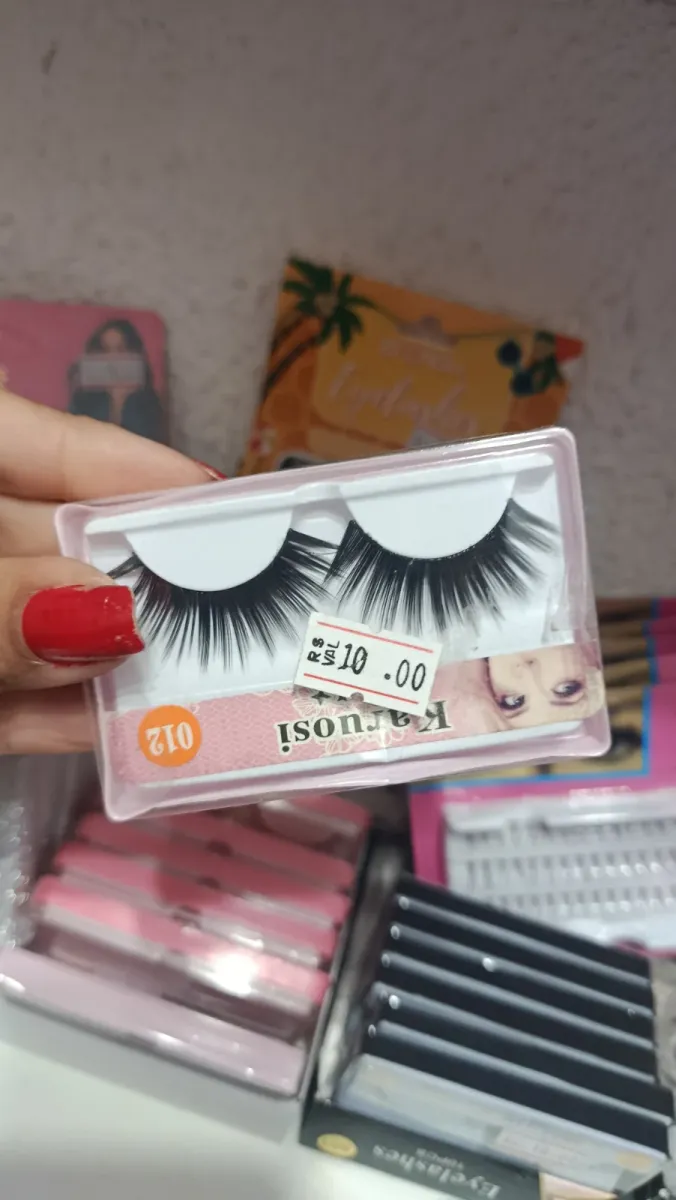 Cílios postiços